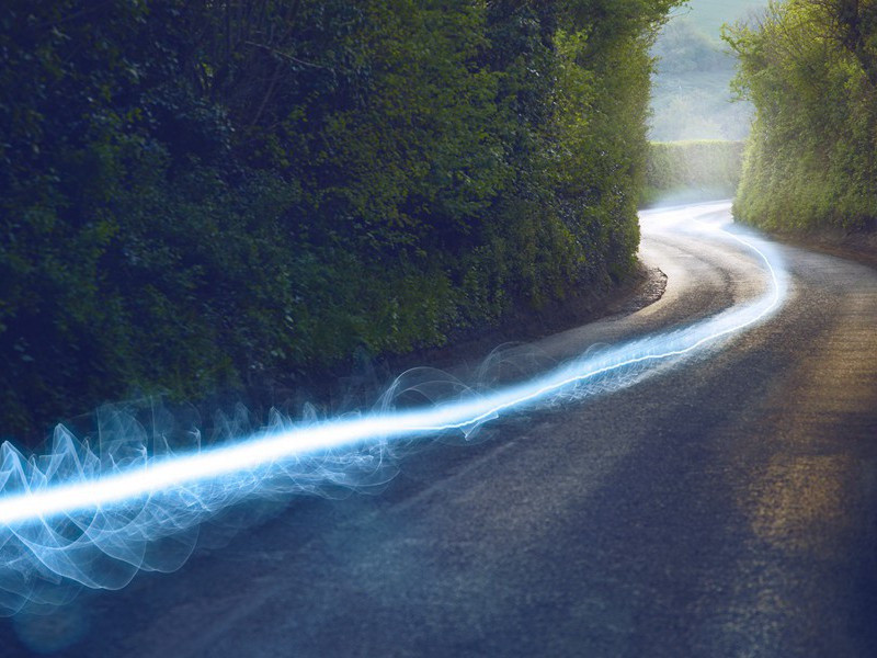 葬礼闹剧-汤姆.德莱