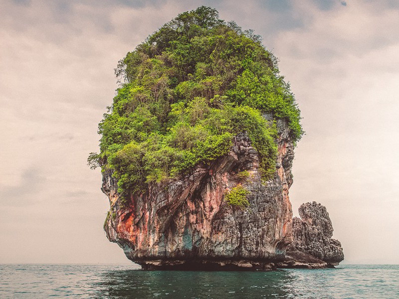 美国当年在日本投下的原子弹是几颗-第二次世界战争悬案破译